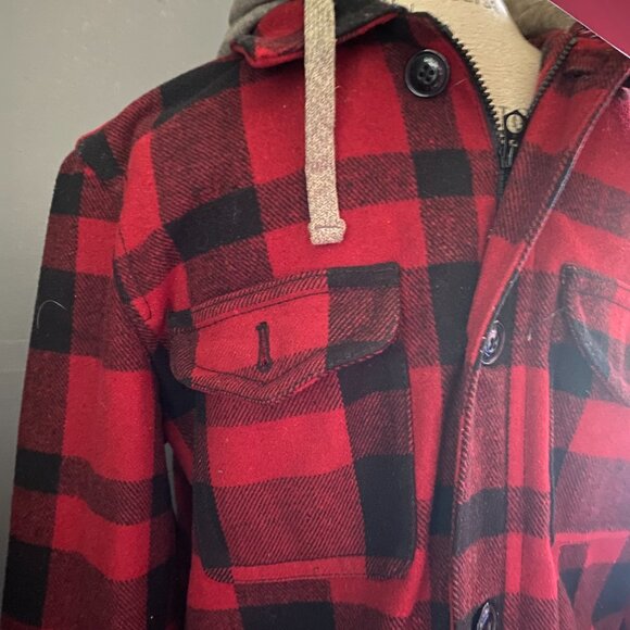 American Eagle Outfitters Black and Red Checkered Flannel Jacket sz M - Picture 4 of 8
